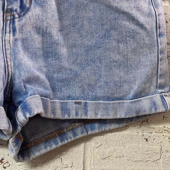 Pacsun Mom Jean Short Light Wash 27 - Picture 3 of 13